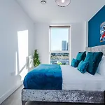 Luxury 5 Bed Centre