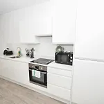 Spacious & Bright 1bed Nr Etihad Stadium Daire *
