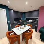 Luxury 2bed Flat Around Victoria St بيت للعطل