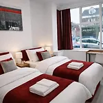 4bdr Contractor Hub - Sleeps 7 - Free On Street Parking