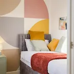 15 Mins To Centre! Sleeps 7, Free Parking, Wi-fi & Garden Appartement