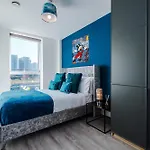 Luxury 5 Bed Centre
