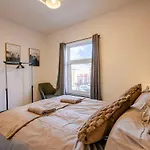 Tallis House, Near Centre, Sleeps 8 By Nmb Daire Manchester