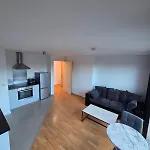 2 Bed 2 Bath Apartment,500 Meter's From Deansgate Close To Ao Arena Daire *