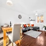 Appartement 15 Mins To Centre! Sleeps 7, Free Parking, Wi-fi & Garden Manchester