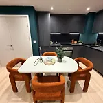 Luxury 2bed Flat Around Victoria St بيت للعطل مانشستر