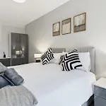 Lux 2bd, Free Parking & Wifi, Near Mcr Center And Media شقة *