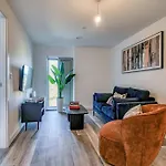 View - 1 Minute To Transport Links - Sleeps 3 * Manchester