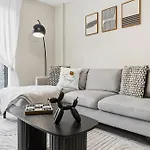 Lux 2bd, Free Parking & Wifi, Near Mcr Center And Media