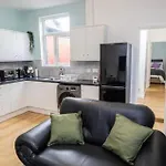 Apartmán Family-friendly Two-bedroom Near Stadium