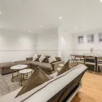 The Secret Garden Retreat With Hot Tub * Manchester