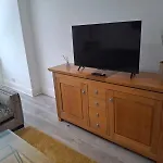 Cosy 2-bed House In *