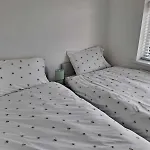 Cosy 2-bed House In * Manchester