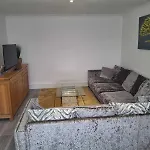 Cosy 2-bed House In * Manchester