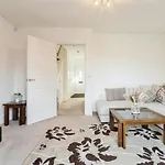 Family-Friendly 4-Bedroom House In Moston With Parking And Garden
