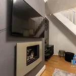 Modern Townhouse-free Parking-game Room-w-ifi Manchester