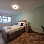 Spacious 4br Near Old Trafford Sleeps 7! Tatil Evi