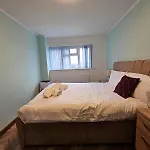 Tatil Evi Spacious 4br Near Old Trafford Sleeps 7!