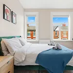 Home, Sleeps 6, Contractor Friendly, Free Parking Manchester