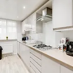 E-oasis- Etihad-coop Live-free Parking-pool Table *