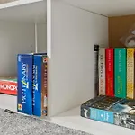 Prázdninový dům Home, Sleeps 6, Contractor Friendly, Free Parking *
