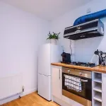 Group Stay, Sleeps 12, 3 Bathroom בית נופש