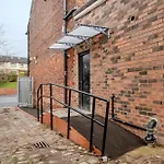 Spacious 5br House Near Centre