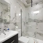 Σπίτι διακοπών Stylish With Free Parking And Easy Access *