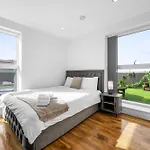 Penthouse Skyline - 2br, Massive Terrace Retreat Manchester