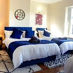 Near Uni And Hospital - Long - Fast Wi-fi - 15 Mins To