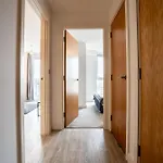 Elegant Modern One Bed Flat With Juliet Balcony Daire