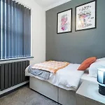 Long - 3br - Sleeps 6 - Free Parking Apartmán *