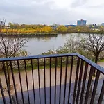 Апартаменты Cosy 1br Near Media & Centre