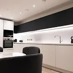 High Rise In Centre With Stunning Views Διαμέρισμα *