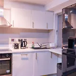 Whole Two Bed, One Bedroom With Riverside View - Secure Parking - Close To Centre And Old Trafford شقة