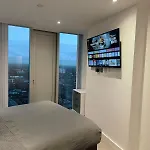 High Rise In Centre With Stunning Views Διαμέρισμα *