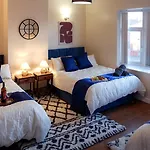 Near Uni And Hospital - Long - Fast Wi-fi - 15 Mins To * Manchester