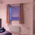 Whole Two Bed, One Bedroom With Riverside View - Secure Parking - Close To Centre And Old Trafford شقة