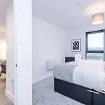 Cosy 1br Near Media & Centre