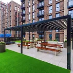 Cosy 1br Near Media & Centre Апартаменты *