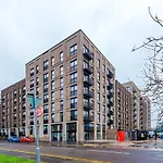 Cosy 1br Near Media & Centre Апартаменты *