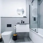 Cosy 1br Near Media & Centre