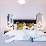 Апартаменты Cosy 1br Near Media & Centre *