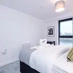 Cosy 1br Near Media & Centre