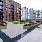 Cosy 1br Near Media & Centre Апартаменты *