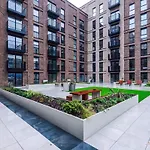 Cosy 1br Near Media & Centre