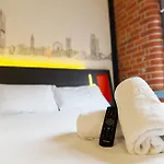 Easyhotel Hotel 2*