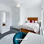 Konukevi Ashfield Co-living - Private Self-cater Manchester