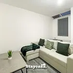 Princess Hideout 5min To With Street Parking