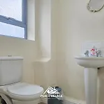 Ashton Co-living - Private Self-cater Manchester
